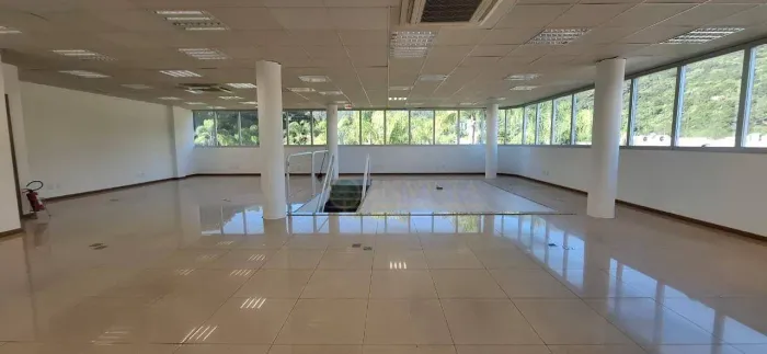 Loja Comercial para Alugar no Corporate Park