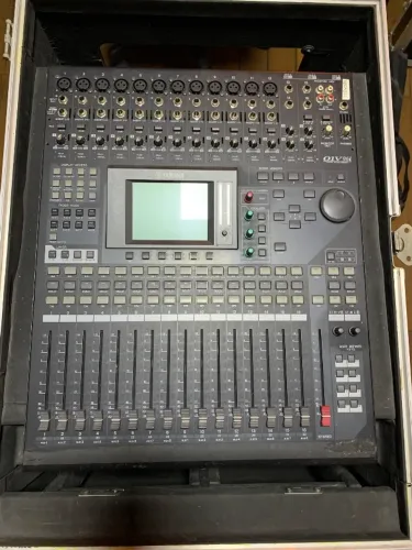 Mesa de Som YAMAHA 01V96i COM CASE
