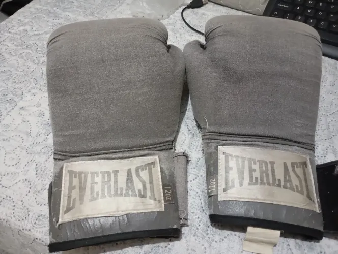 Luva de Boxe Everlast Cinza - Treino/Saco