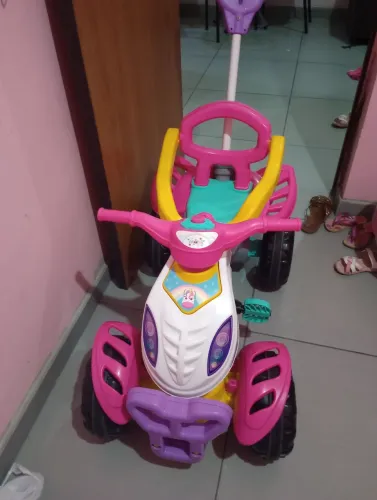 Quadriciclo Infantil a Pedal Branco e Rosa - Maral<br>
