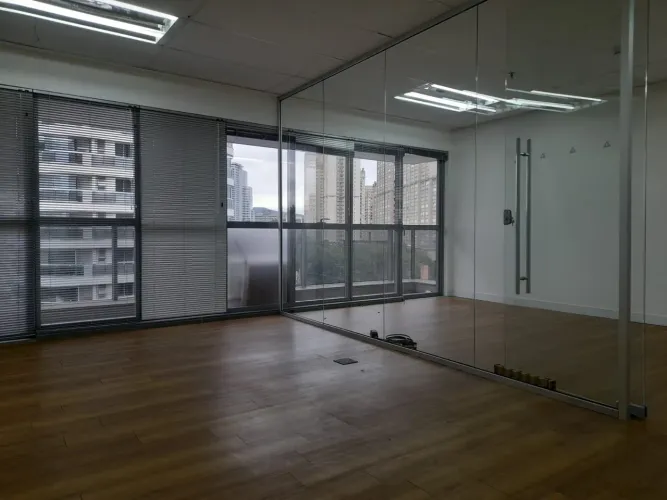 Sala comercial para locação em Alphaville - Avenida Ipanema!