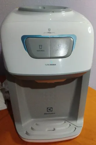 Bebedouro elétrico 