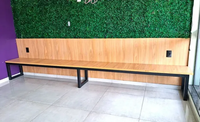 Banco com encosto - Perfeito para comércios