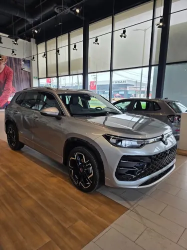 Volkswagen Tiguan Allspac R-line 300 TSI 2.0 2025