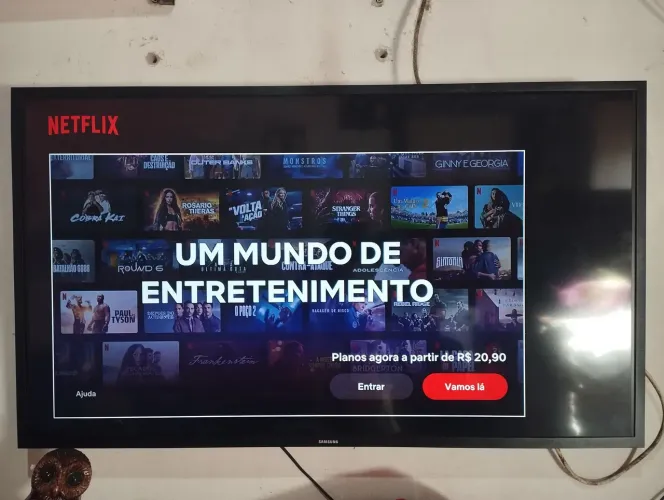 Tv Samsung cristal smart de 43 polegadas completa semi nova