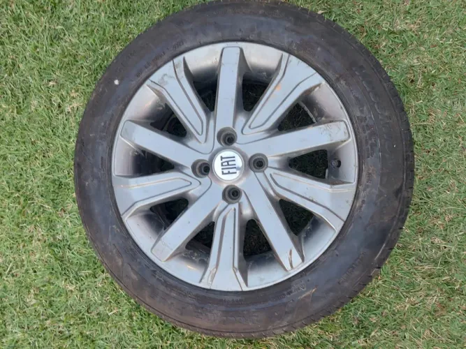 Pneu aro 15 com roda 