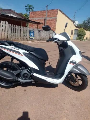 Yamaha fluo, moto de mulher