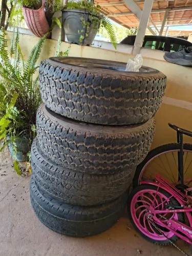 Rodas de Ferro R17 com pneus.