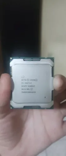 Xeon 2667 v4 8 Núcleos/16 Threads