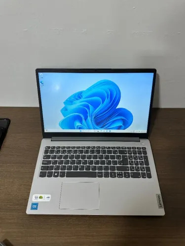 Lenovo Celeron N4500 12GB RAM DDR4 SSD 128GB - Excelente