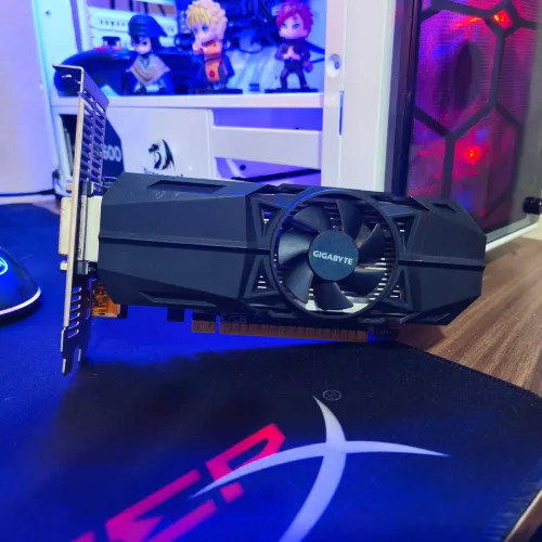 GTX 1050 2GB Gigabyte Placa de Vídeo NVidia Semi Nova