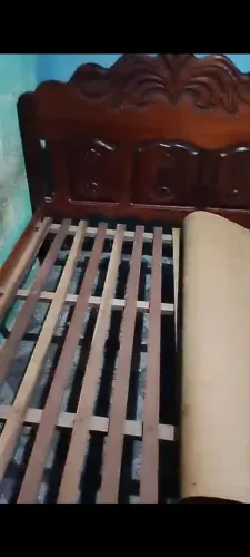 Cama de madeira