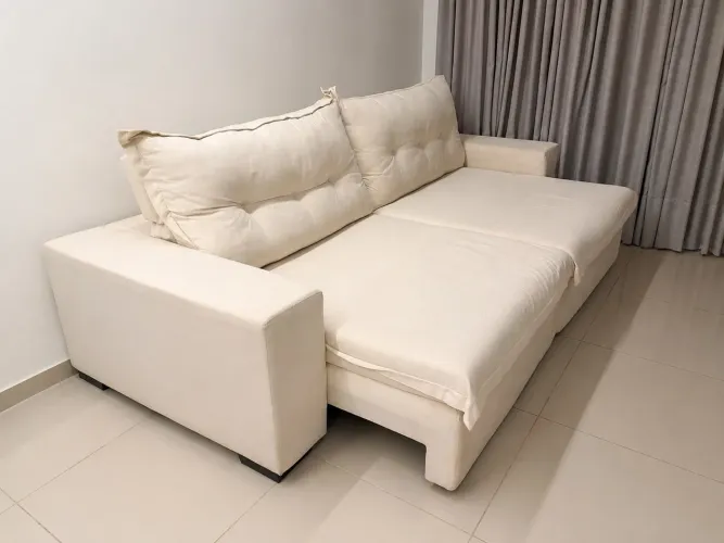 Sofá grande e confortável