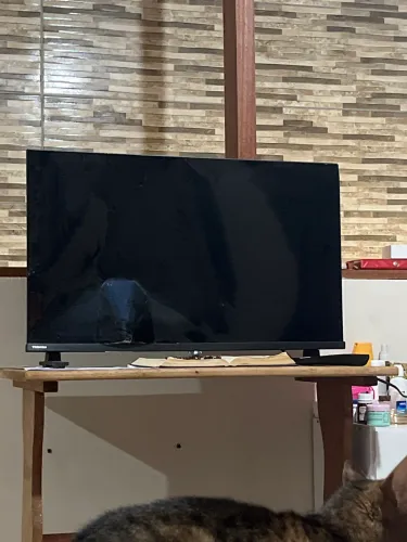 Tv Toshiba 33 Polegadas - Tela quebrada