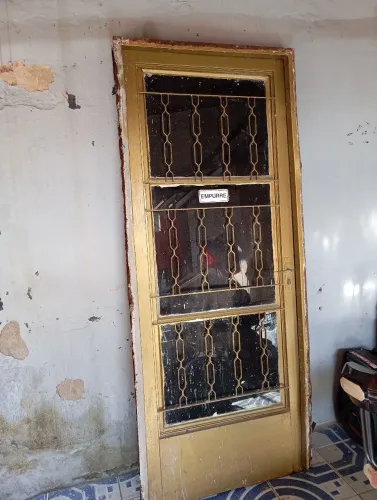 Porta de ferro com vidro 