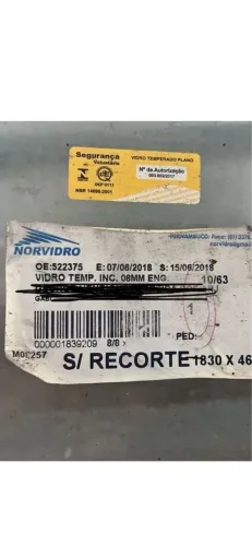 Vende-se 10 Prateleiras de Vidro