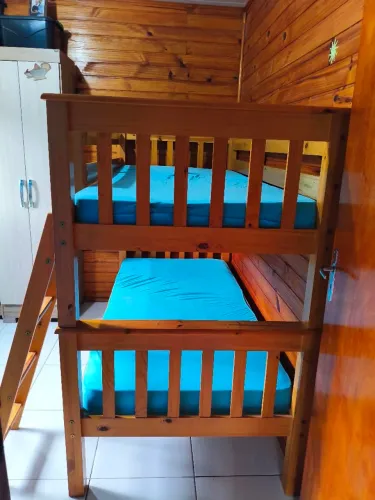 Cama beliche e colchões