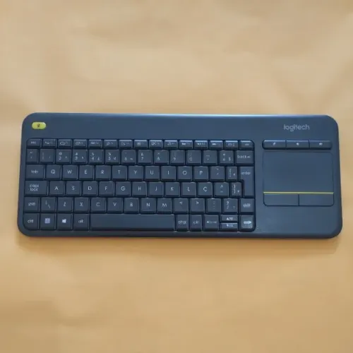 TECLADO SEM FIO COM TOUCHPAD LOGITECH K400+