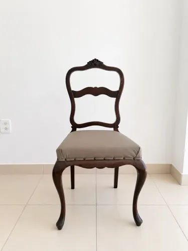 Cadeira antiga