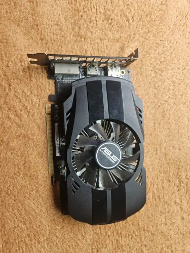 Placa de Vídeo ASUS Radeon RX 550 4GB ? COM DEFEITO