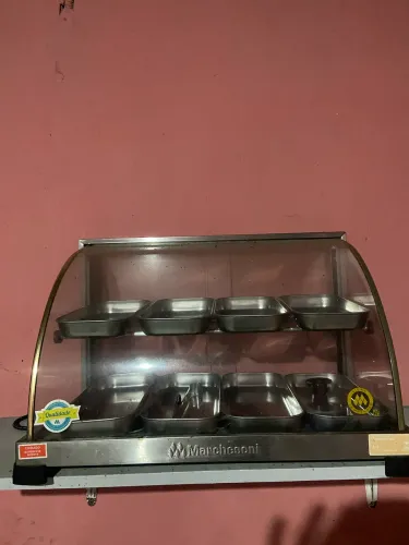 Estufa de 8 bandejas + pegador pouco usada