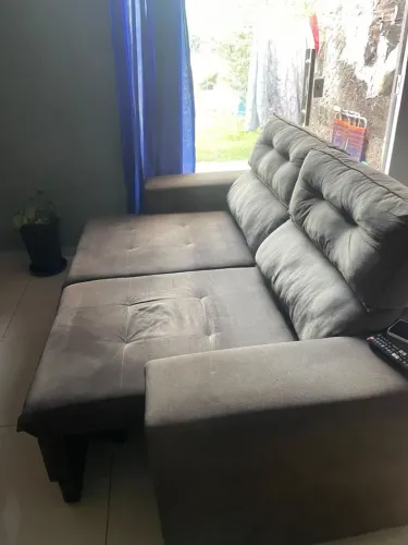 Vendo sofá retrátil  ótimo estado. *12