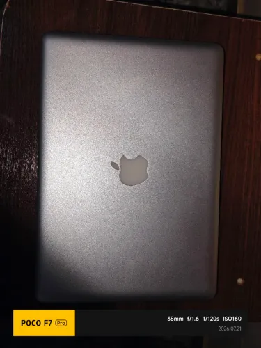 Macbook pro 2011 com defeito na placa.