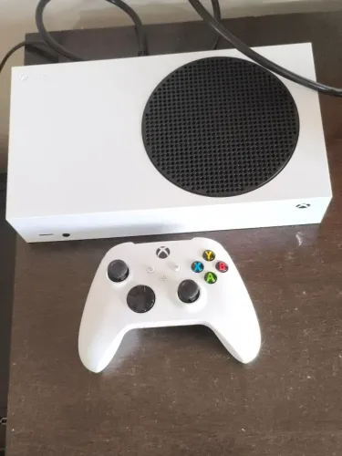 Xbox serie S 2 semanas de uso novo