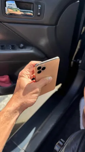 Vendo ou troco IPhone 11 Pro Max