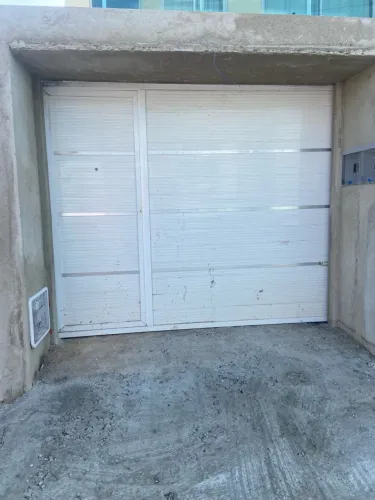 Portão automático de correr de alumínio