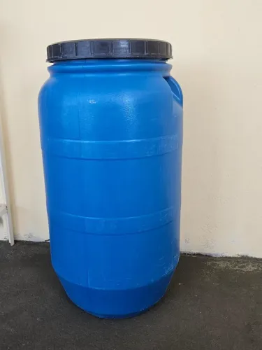 Bombona Tipo Barrica de 100 litros so tenho Uma.