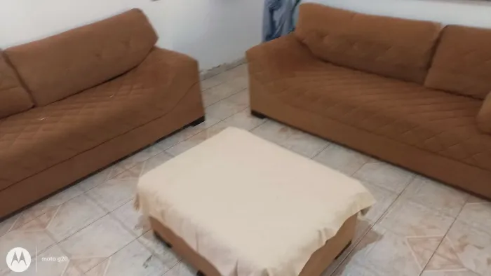 Jogo de estofado com mesa de apoio central usado