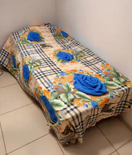 Vende-se cama de solteiro