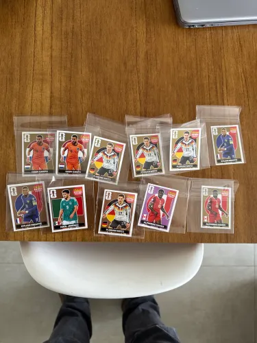 Figurinhas LEGENDS panini originais.