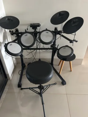 Bateria eletrônica Tdk 16 com banco