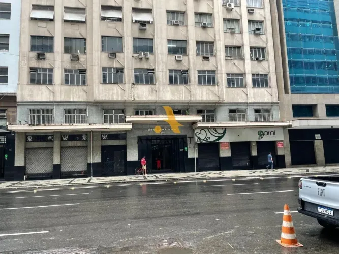 Venda e Aluguel de Sala Comercial, 211 m², por aluguel de R$ 5.000 mil e venda de R$ 590 m