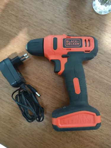 Parafusadeira furadeira sem fio Black Decker 