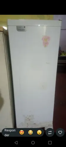 Uma geladeira pra vende 350