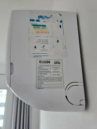 Ar-condicionado Elgin Eco Inverter 9.000 BTUs Quente/Frio 220V