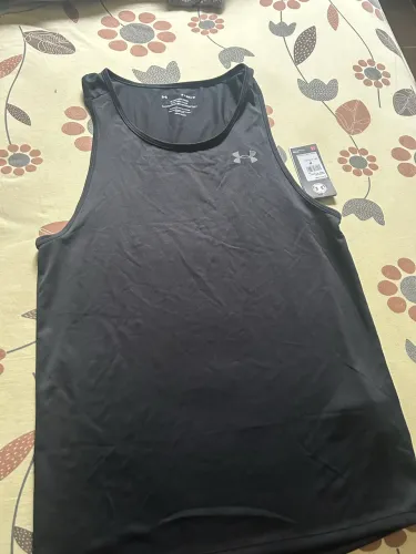 Vendo Blusas novas da Hunter e da Mizuno