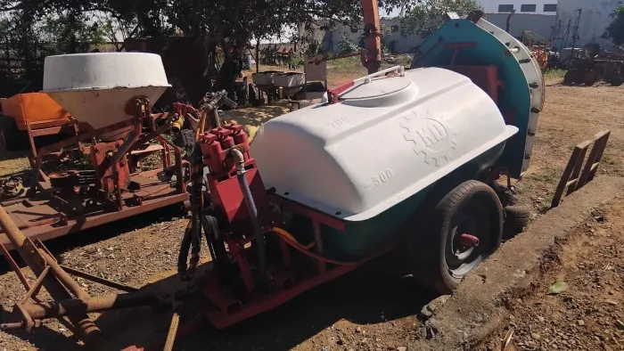 Pulverizador KO 700 litros
