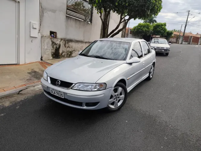 Chevrolet Vectra GLS/ Challenge 2.2 MPFI 16V 2002