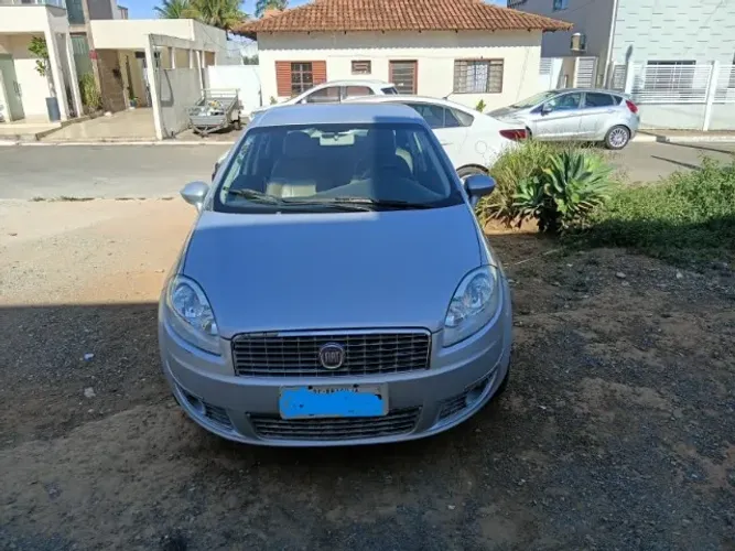 Fiat Linea Essence 1.8 Flex 16V 4P 2013