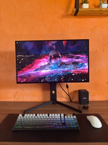 MONITOR OLED 27? ASROCK 240hz COM ÁUDIO 