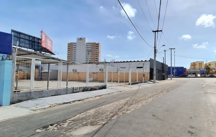 IMOVEL COMERCIAL! 20 METROS DA AV. WASHINGTON SOARES!!