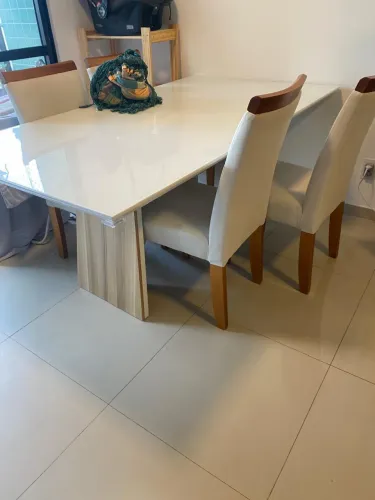 Mesa Laca e 4 cadeiras