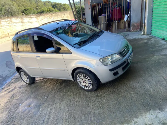 Fiat Idea ELX 1.4 MPI Fire Flex 8V 5P 2010