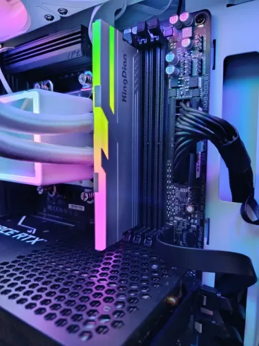 Memoria Ram Ddr5 1x16GB RGB 5600Mhz