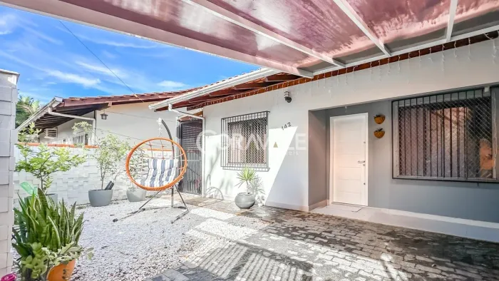 Casa térrea com 2 quartos sendo 1 suíte e 69 m² no bairro Escola Agrícola em Blumenau/SC.
