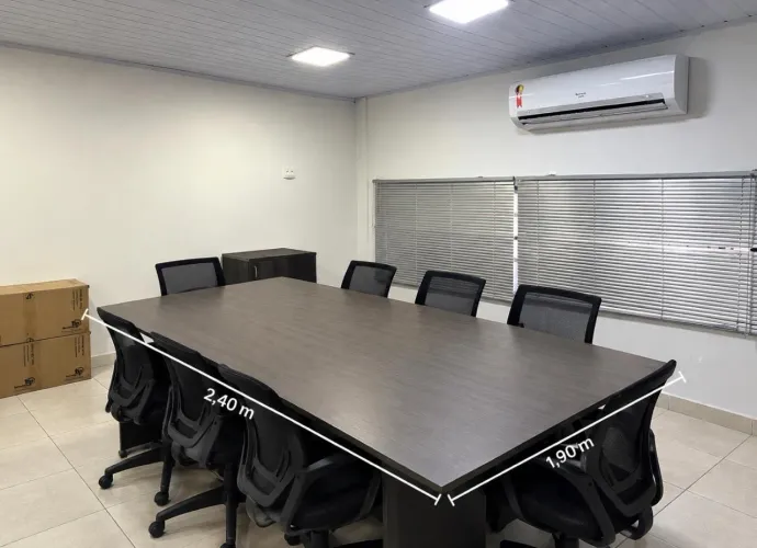VENDO MESA DE REUNIÃO ESCRITÓRIO